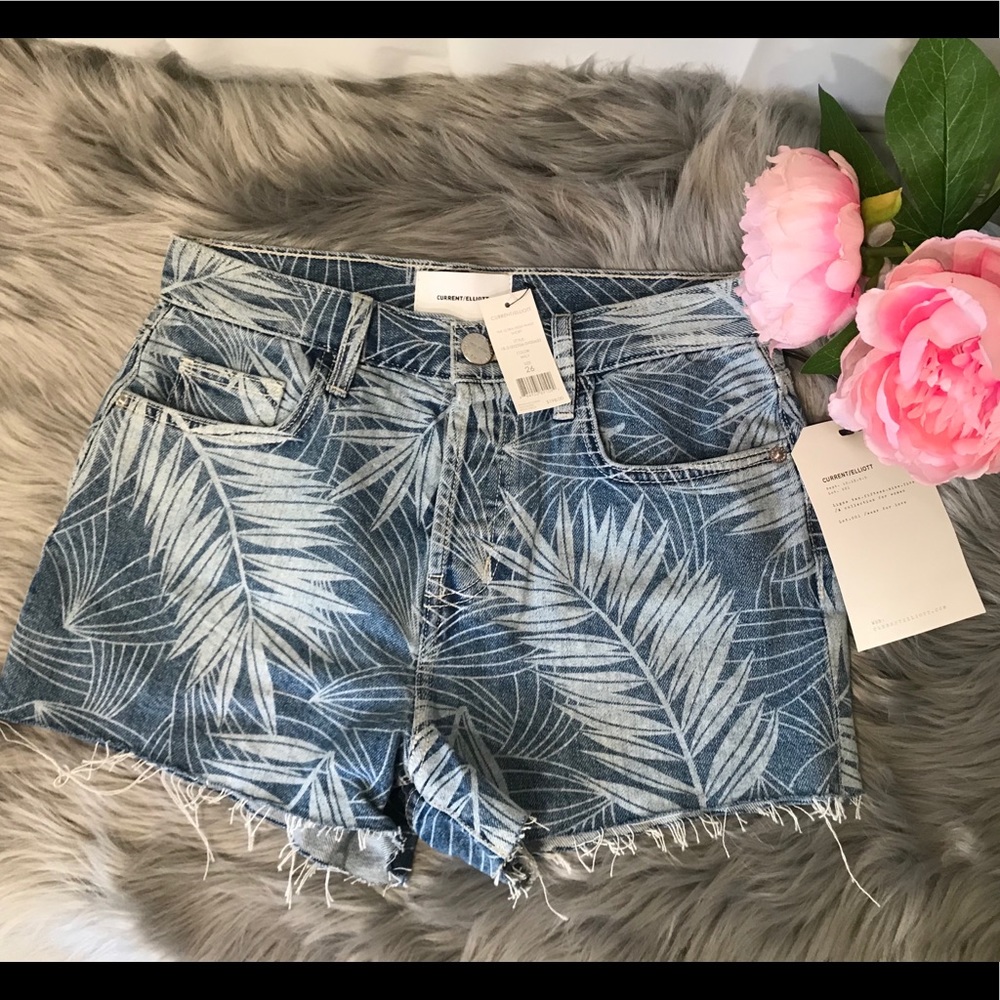 🆕 The Ultra High-Waist Palm-Print Cutoff Shorts
